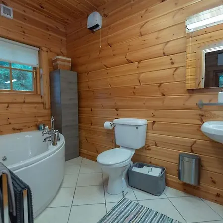 Large Luxury Log Cabin Getaway Ballyconnell  Exterior photo