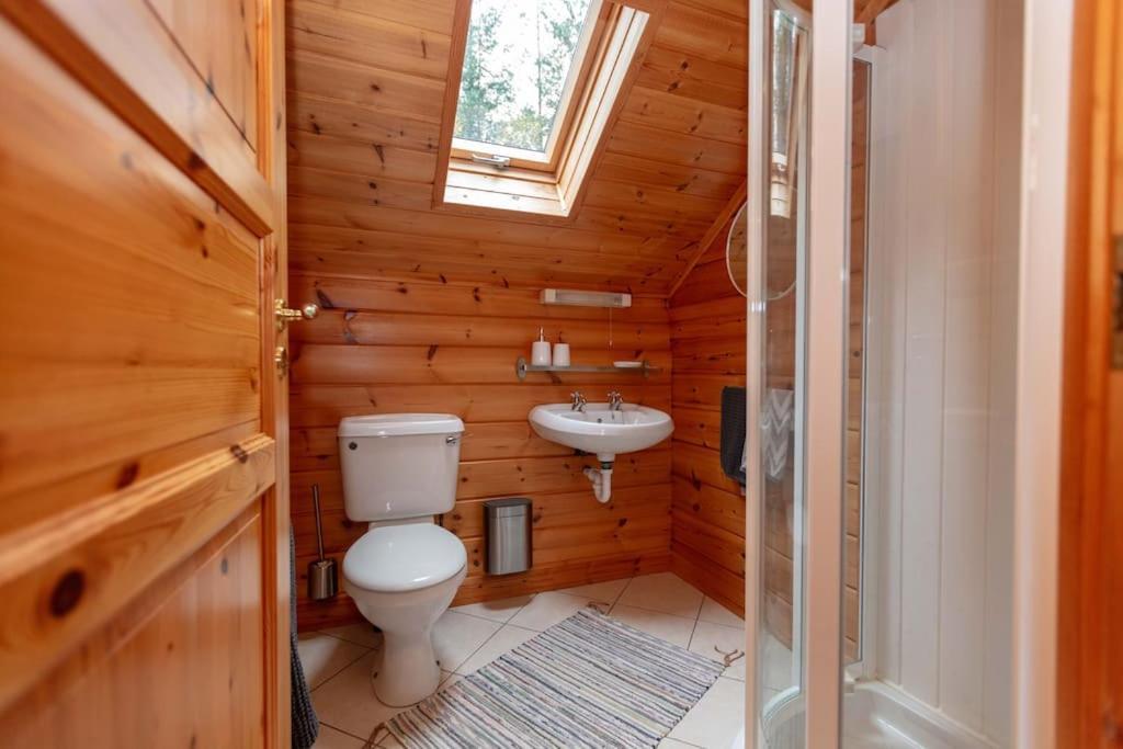 Large Luxury Log Getaway *