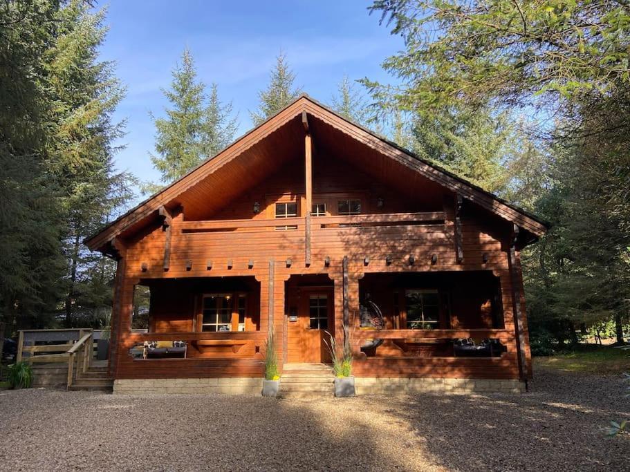 Large Luxury Log Getaway * Ballyconnell (Cavan)