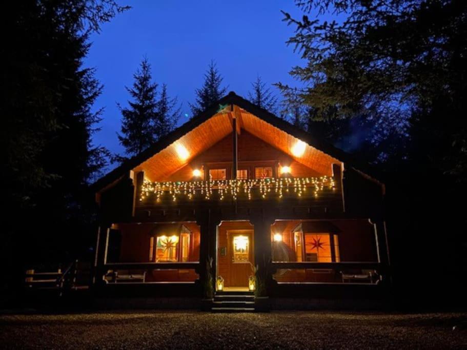 Large Luxury Log Getaway Ferienhaus