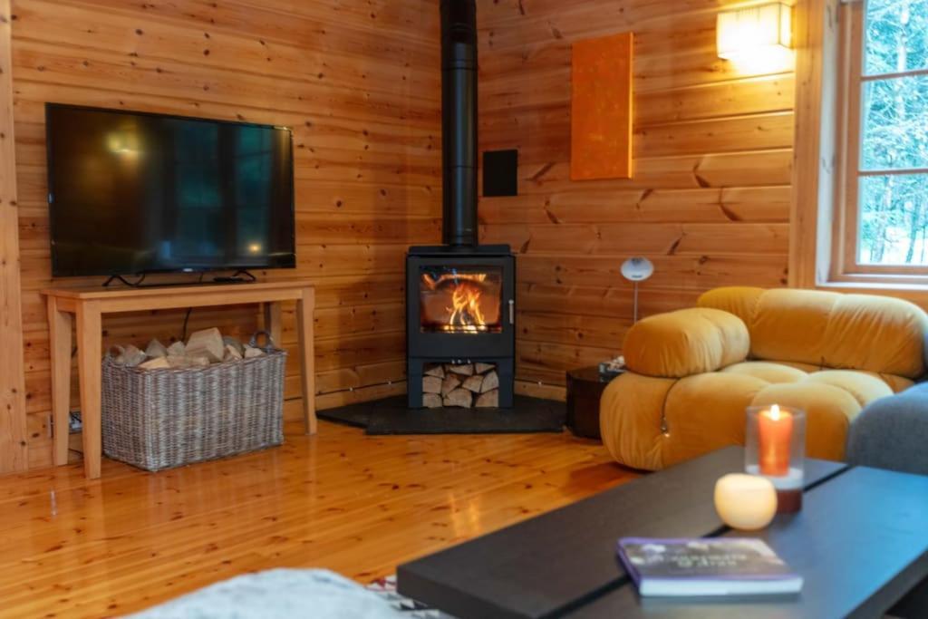 Large Luxury Log Getaway Ferienhaus *